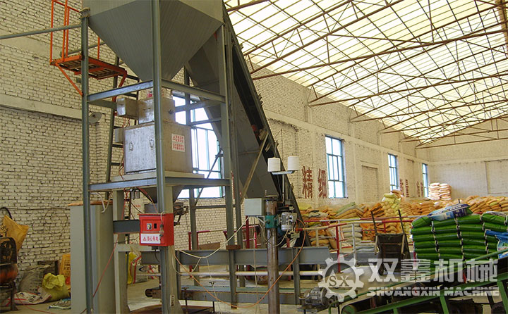 自動(dòng)包裝機(jī)工作現(xiàn)場